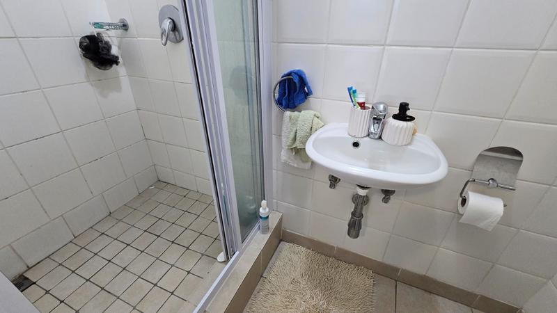 2 Bedroom Property for Sale in Somerset West Western Cape